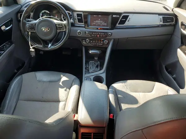 KNDCC3LC8H5074017 2017 KIA NIRO - Image 8