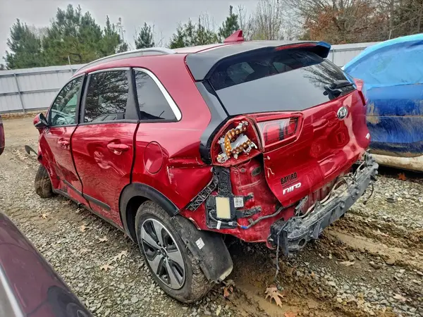 KNDCC3LC8H5078827 2017 KIA NIRO - Image 2