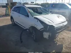 KNDCC3LC8H5080397 2017 KIA NIRO