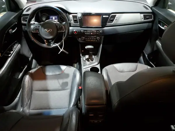 KNDCC3LC8H5083896 2017 KIA NIRO - Image 8