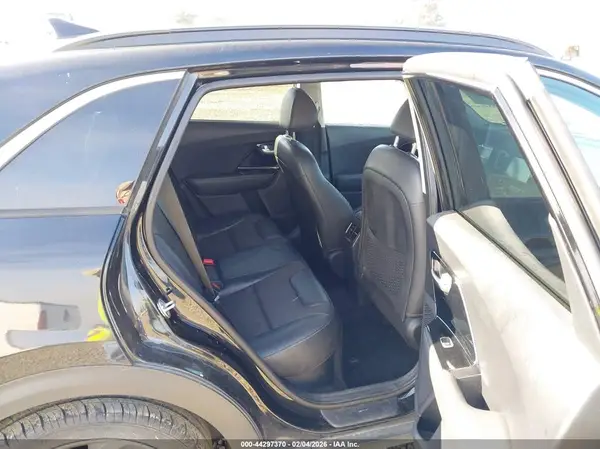 KNDCC3LC8H5092419 2017 KIA NIRO - Image 8