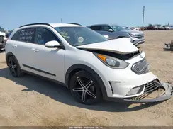 KNDCC3LC8H5093831 2017 KIA NIRO