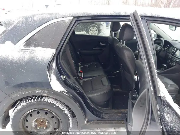 KNDCC3LC8H5095224 2017 KIA NIRO - Image 8