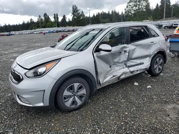 KNDCC3LC8H5101877 2017 KIA NIRO - Image 1