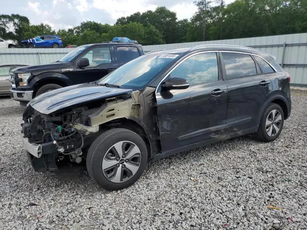 KNDCC3LC8J5109144 2018 KIA NIRO - Image 1