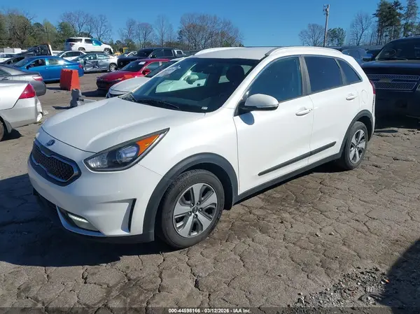 KNDCC3LC8J5110553 2018 KIA NIRO - Image 2