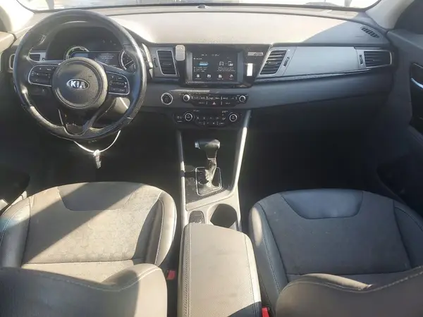 KNDCC3LC8J5117499 2018 KIA NIRO - Image 8