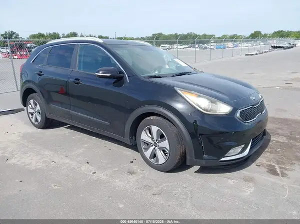 KNDCC3LC8J5118586 2018 KIA NIRO - Image 1