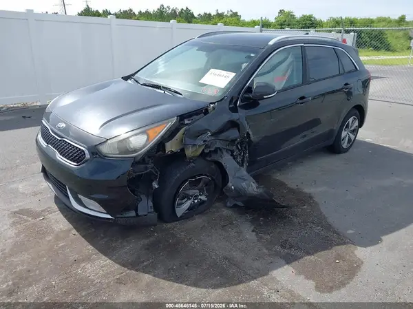 KNDCC3LC8J5118586 2018 KIA NIRO - Image 2