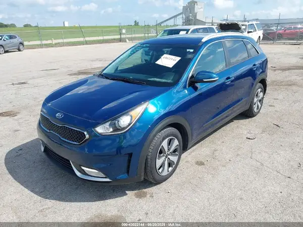 KNDCC3LC8J5122217 2018 KIA NIRO - Image 2
