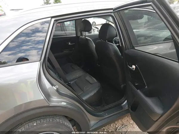 KNDCC3LC8J5123982 2018 KIA NIRO - Image 8