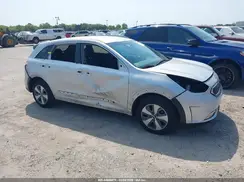 KNDCC3LC8J5124369 2018 KIA NIRO