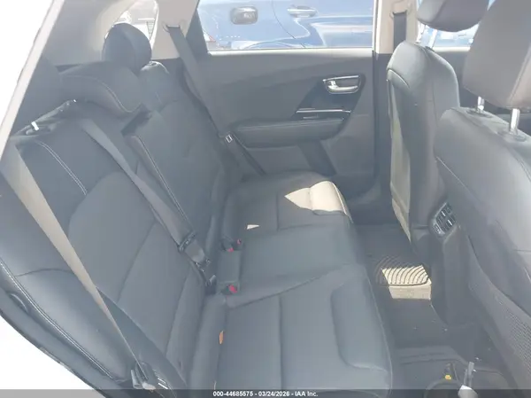 KNDCC3LC8J5124369 2018 KIA NIRO - Image 8
