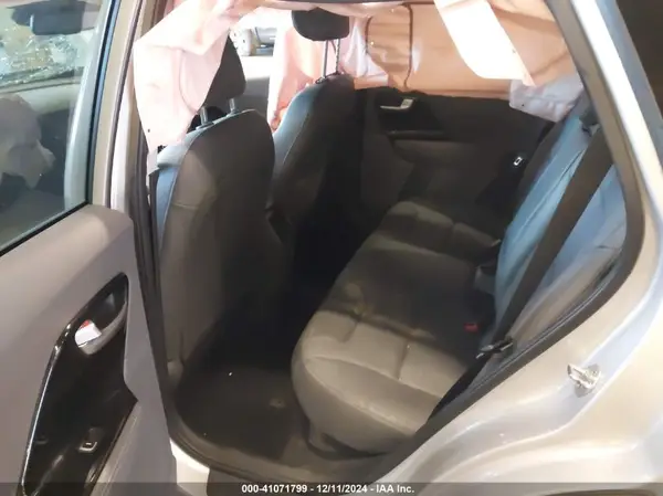 KNDCC3LC8J5127806 2018 KIA NIRO - Image 8