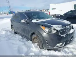 KNDCC3LC8J5128938 2018 KIA NIRO