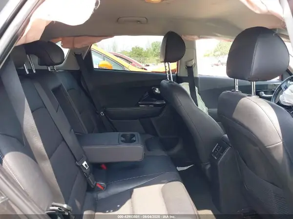 KNDCC3LC8J5134982 2018 KIA NIRO - Image 8