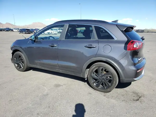 KNDCC3LC8J5137932 2018 KIA NIRO - Image 2
