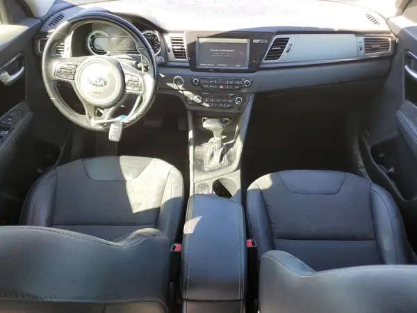 KNDCC3LC8J5137932 2018 KIA NIRO - Image 8