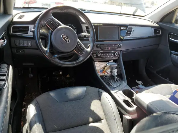 KNDCC3LC8J5137946 2018 KIA NIRO - Image 8