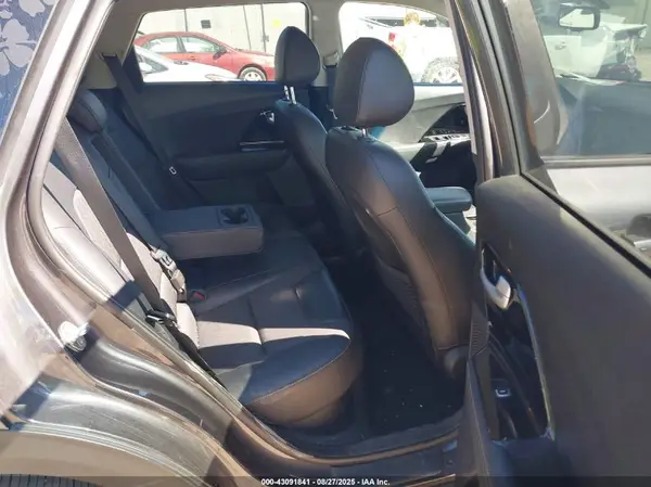 KNDCC3LC8J5141656 2018 KIA NIRO - Image 8