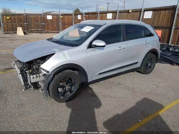KNDCC3LC8J5142192 2018 KIA NIRO - Image 2