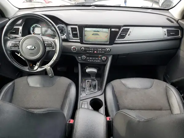 KNDCC3LC8J5145657 2018 KIA NIRO - Image 8