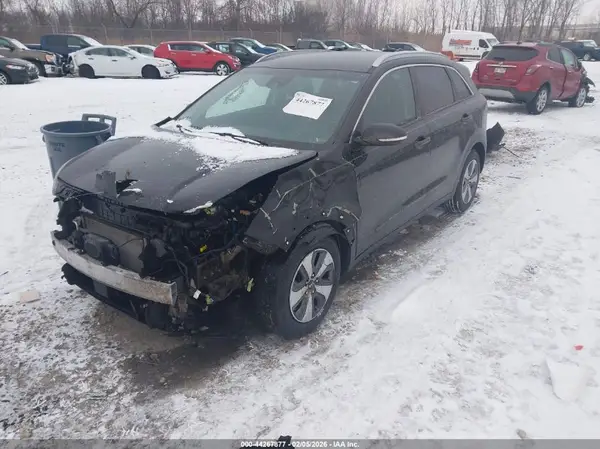 KNDCC3LC8J5154116 2018 KIA NIRO - Image 2