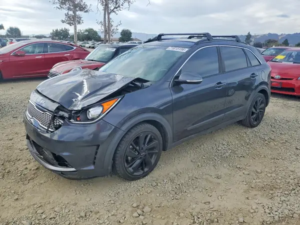 KNDCC3LC8J5186564 2018 KIA NIRO - Image 1