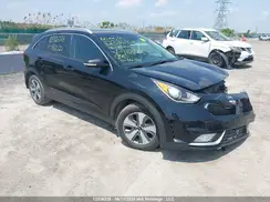 KNDCC3LC8J5188122 2018 KIA NIRO