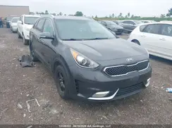 KNDCC3LC8J5201418 2018 KIA NIRO