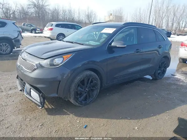 KNDCC3LC8K5256355 2019 KIA NIRO - Image 2