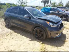 KNDCC3LC8K5260583 2019 KIA NIRO