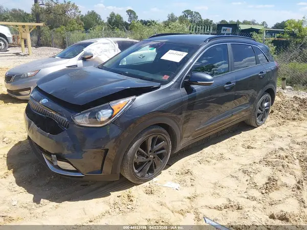 KNDCC3LC8K5260583 2019 KIA NIRO - Image 2