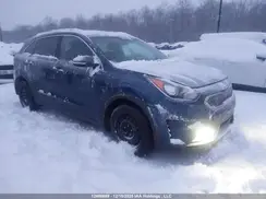 KNDCC3LC8K5287671 2019 KIA NIRO