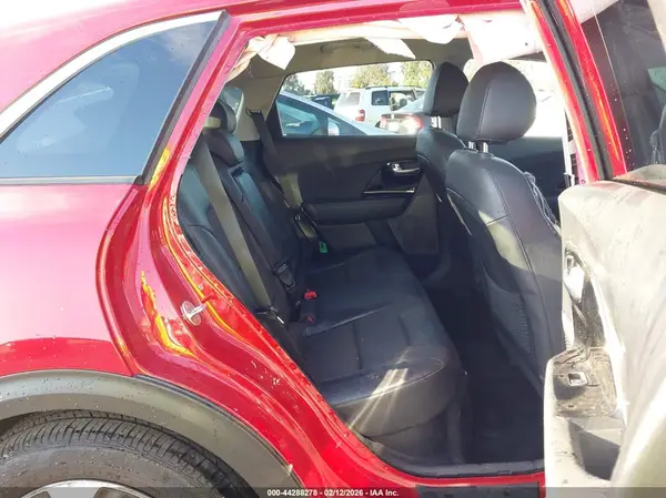 KNDCC3LC8K5326923 2019 KIA NIRO - Image 8