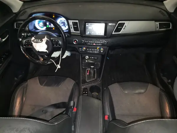 KNDCC3LC8K5343981 2019 KIA NIRO - Image 8
