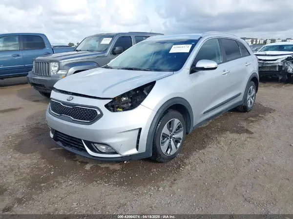 KNDCC3LC8K5351854 2019 KIA NIRO - Image 2