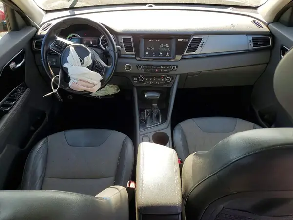 KNDCC3LC8K5353085 2019 KIA NIRO - Image 8