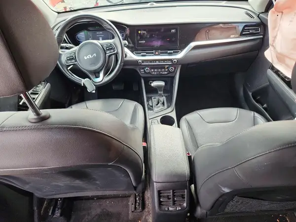 KNDCC3LC8N5495263 2022 KIA NIRO - Image 8