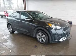 KNDCC3LC9H5039440 2017 KIA NIRO