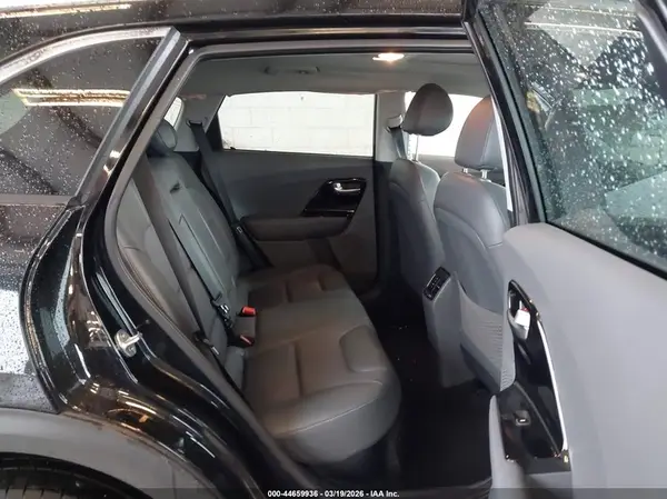 KNDCC3LC9H5039440 2017 KIA NIRO - Image 8