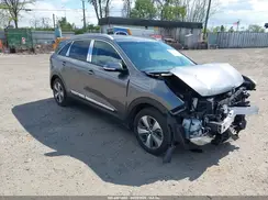 KNDCC3LC9H5051510 2017 KIA NIRO