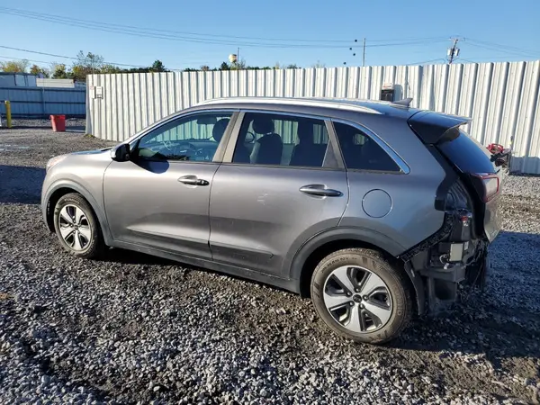KNDCC3LC9H5055038 2017 KIA NIRO - Image 2