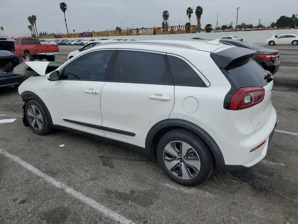 KNDCC3LC9H5055556 2017 KIA NIRO - Image 2