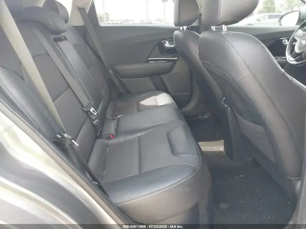 KNDCC3LC9H5069375 2017 KIA NIRO - Image 8