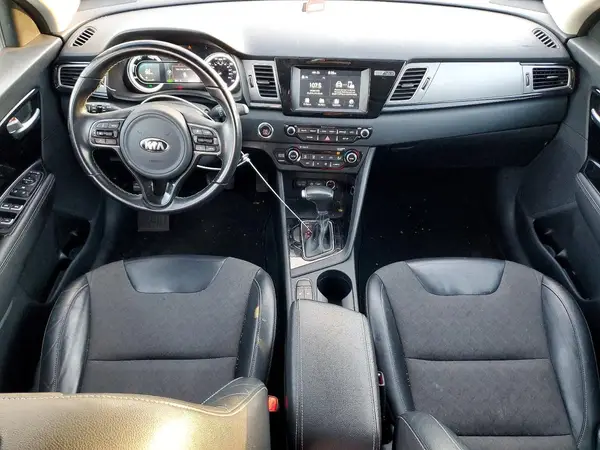 KNDCC3LC9H5070526 2017 KIA NIRO - Image 8