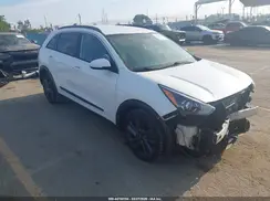 KNDCC3LC9H5071112 2017 KIA NIRO