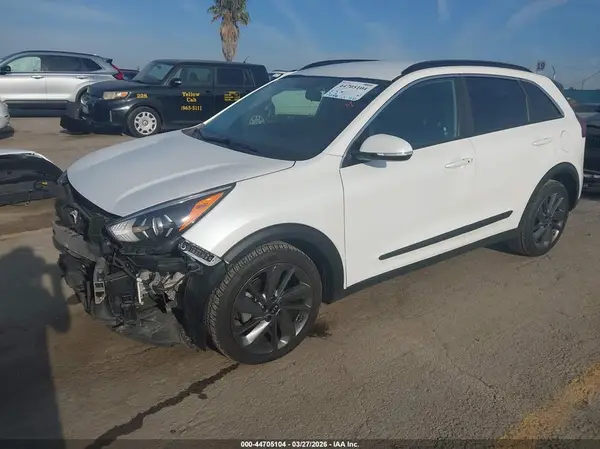 KNDCC3LC9H5071112 2017 KIA NIRO - Image 2