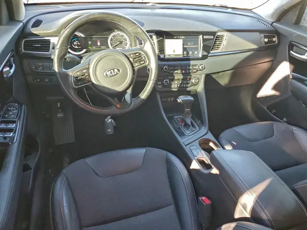 KNDCC3LC9H5072972 2017 KIA NIRO - Image 8