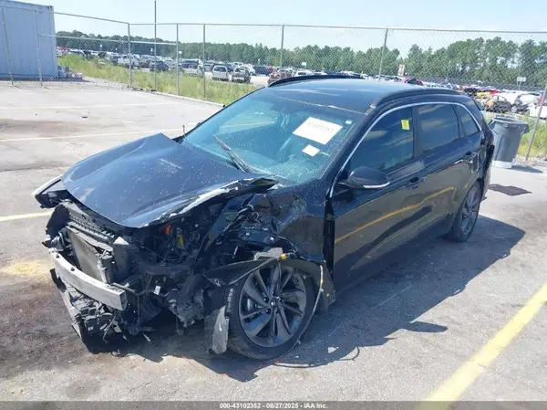 KNDCC3LC9H5078190 2017 KIA NIRO - Image 2